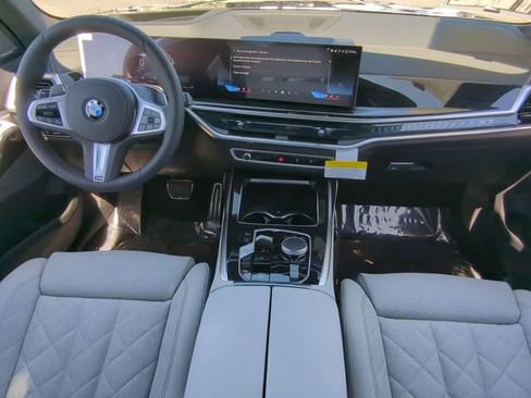 New 2025 BMW X7 xDrive40i w/ M Sport Package image 15