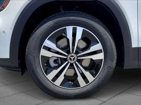 Used 2025 Mercedes-Benz GLB 250 image 21