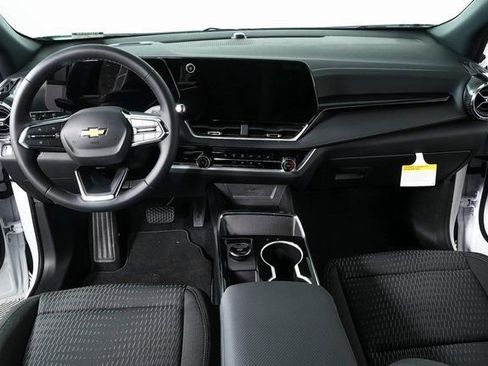 New 2026 Chevrolet Equinox LT image 17