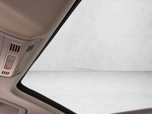 Used 2023 Volkswagen Taos SE w/ Panoramic Sunroof Package FWD image 14