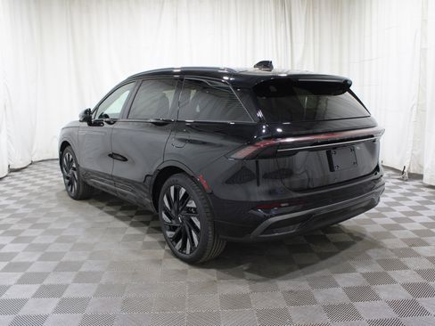 Used 2025 Lincoln Nautilus Reserve w/ Jet Appearance Package AWD/4WD image 26