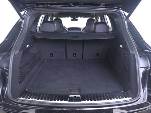 Used 2023 Porsche Cayenne Turbo AWD/4WD image 15