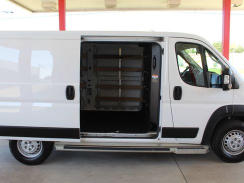 Used 2025 RAM ProMaster 2500 w/ U-Haul Equipment Group FWD image 36