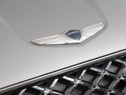 Used 2023 Genesis GV70 2.5T w/ Sport Prestige Package image 19