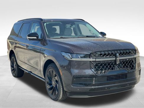 New 2026 Lincoln Navigator Reserve w/ Jet Appearance Package AWD/4WD image 7