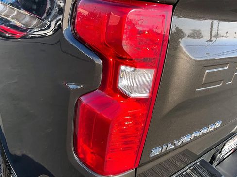 Used 2021 Chevrolet Silverado 1500 LT image 28