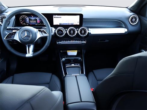 Certified 2025 Mercedes-Benz GLB 250 4MATIC image 15