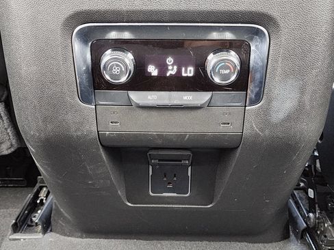 Certified 2025 Chevrolet Suburban LT AWD/4WD image 20
