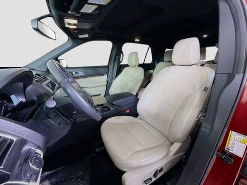 Used 2018 Ford Explorer Limited image 11