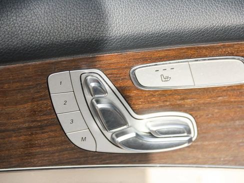 Used 2022 Mercedes-Benz GLC 300 4MATIC w/ Premium Package Lite image 17