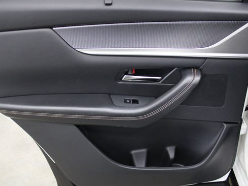 Used 2024 MAZDA CX-90 Plug-In Hybrid w/ Premium Pkg image 24