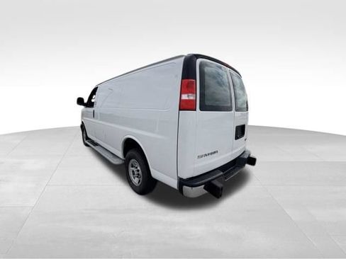 Used 2024 GMC Savana 2500 w/ Driver Convenience Package RWD image 4
