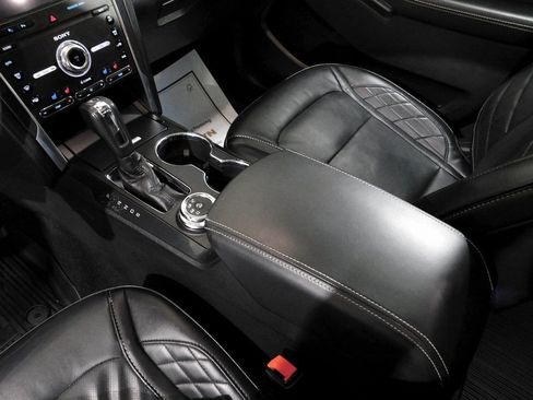 Used 2019 Ford Explorer Platinum image 70