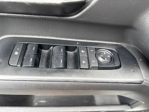 Used 2025 Toyota Tacoma SR5 AWD/4WD image 8