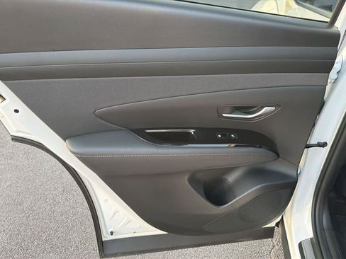 Used 2025 Hyundai Tucson Limited FWD image 18