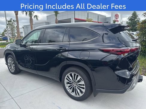 New 2026 Toyota Highlander Platinum AWD/4WD image 6