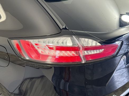 Used 2023 Ford Edge SEL image 36