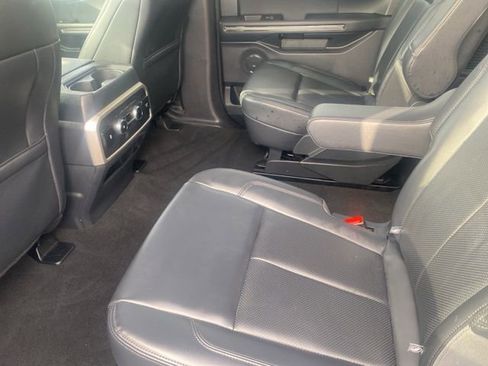 Used 2024 Ford Expedition Max XLT image 7