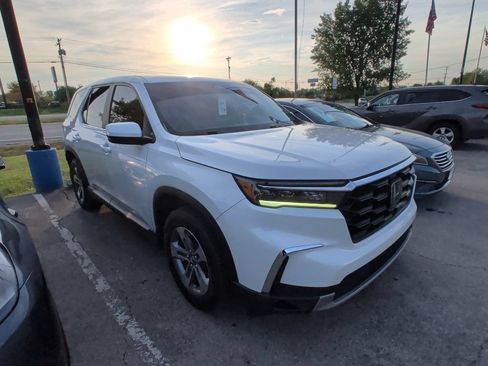 Used 2023 Honda Pilot EX-L image 2