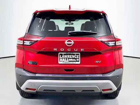 Used 2023 Nissan Rogue SV FWD image 5