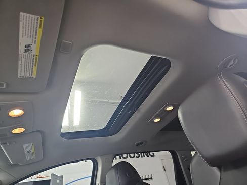 Certified 2017 Chevrolet Traverse Premier FWD image 36