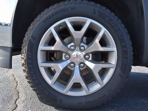 Used 2018 GMC Sierra 1500 SLT image 16