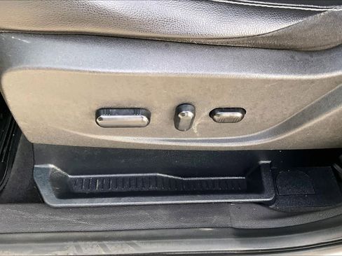 Used 2017 Ford Escape Titanium image 31