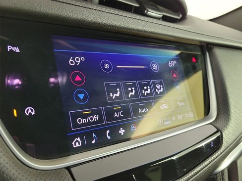 Certified 2023 Cadillac XT5 Luxury image 25