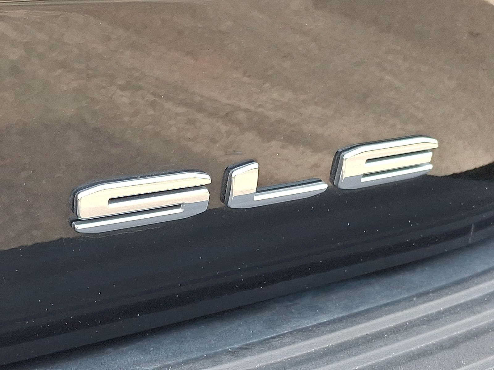 Used 2022 GMC Yukon SLE w/ Gmc Pro Safety Plus Package AWD/4WD image 30