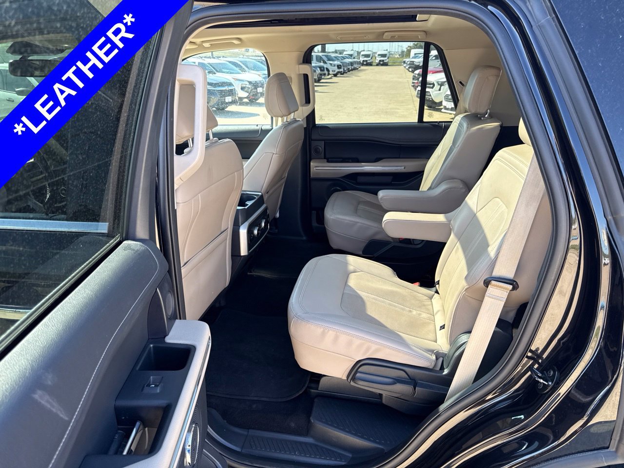 Used 2023 Ford Expedition Limited AWD/4WD image 7