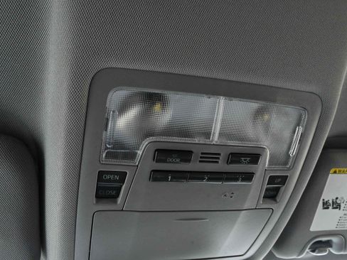 Used 2014 Toyota Highlander XLE AWD/4WD image 35