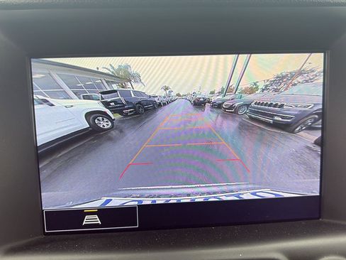 Used 2023 GMC Terrain SLT image 25