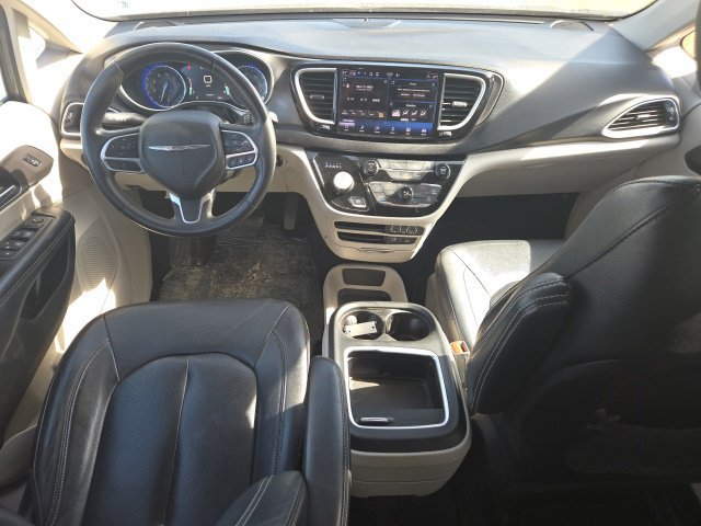 Used 2022 Chrysler Pacifica Touring-L FWD image 10