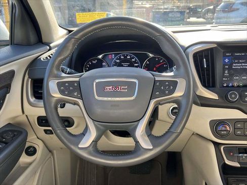 Used 2022 GMC Terrain Denali image 16