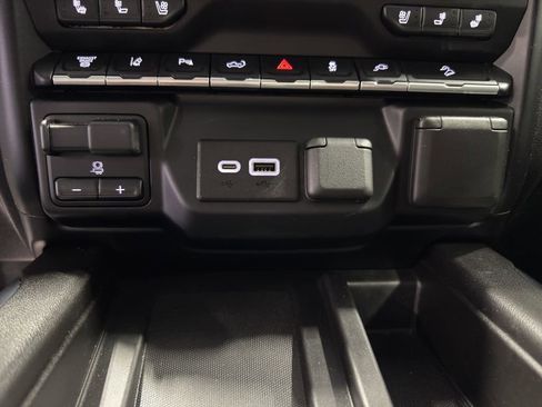 Used 2022 GMC Sierra 2500 Denali image 39