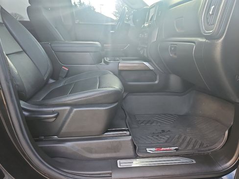 Used 2021 Chevrolet Silverado 1500 LT Trail Boss w/ Convenience Package II image 8