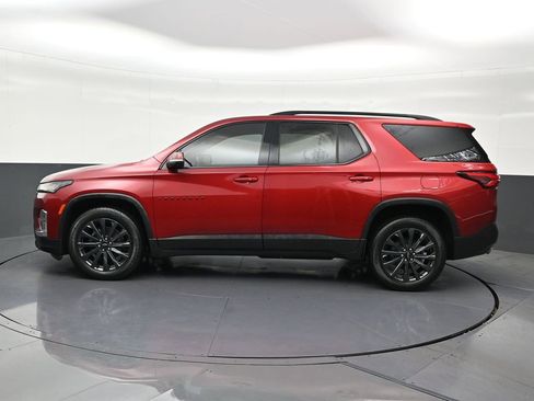 Used 2023 Chevrolet Traverse RS FWD image 2