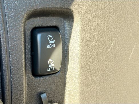 Used 2014 Lincoln MKX Base w/ Equipment Group 101A image 13