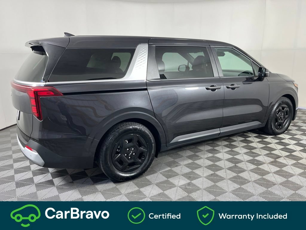 Used 2025 Kia Carnival FWD image 8