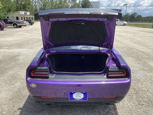 Used 2016 Dodge Challenger R/T Scat Pack w/ Leather Interior Group RWD image 13