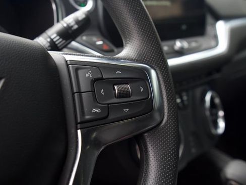 Used 2025 Chevrolet Blazer LT FWD image 17