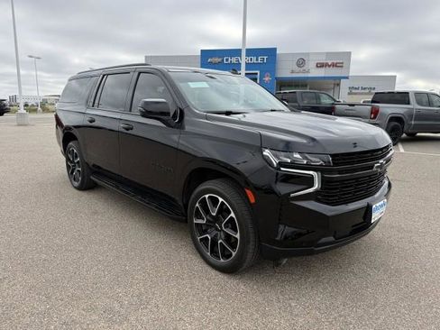 Used 2023 Chevrolet Suburban RST w/ Luxury Package image 39