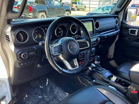 Used 2022 Jeep Wrangler Unlimited Rubicon 4xe w/ Cold Weather Group image 16