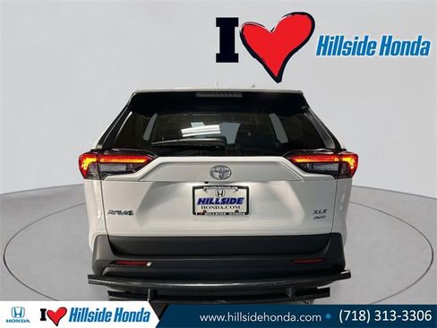 Used 2022 Toyota RAV4 XLE image 4