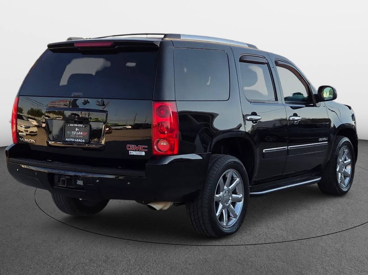 Used 2013 GMC Yukon Denali RWD image 5