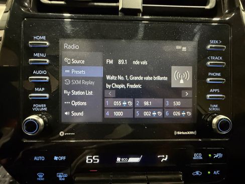 Used 2022 Toyota Prius LE AWD/4WD image 18