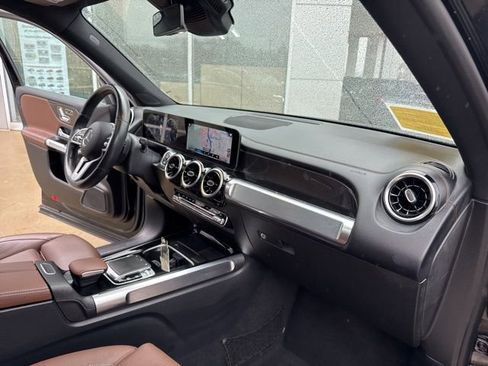 Used 2020 Mercedes-Benz GLB 250 4MATIC image 33