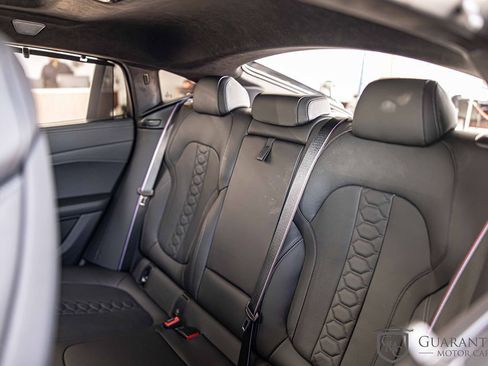 Used 2025 BMW X6 M Competition w/ Executive Package image 34