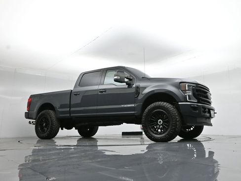 Used 2021 Ford F250 Lariat image 2