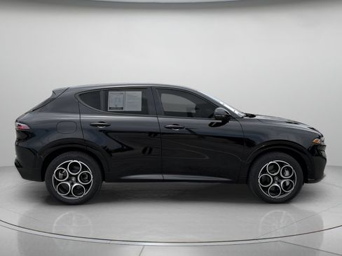Used 2025 Alfa Romeo Tonale AWD/4WD image 2